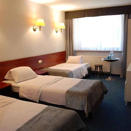 Amigo Hotel Sulejówek Kültér fotó