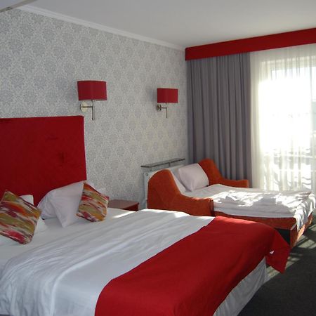 Amigo Hotel Sulejówek Kültér fotó