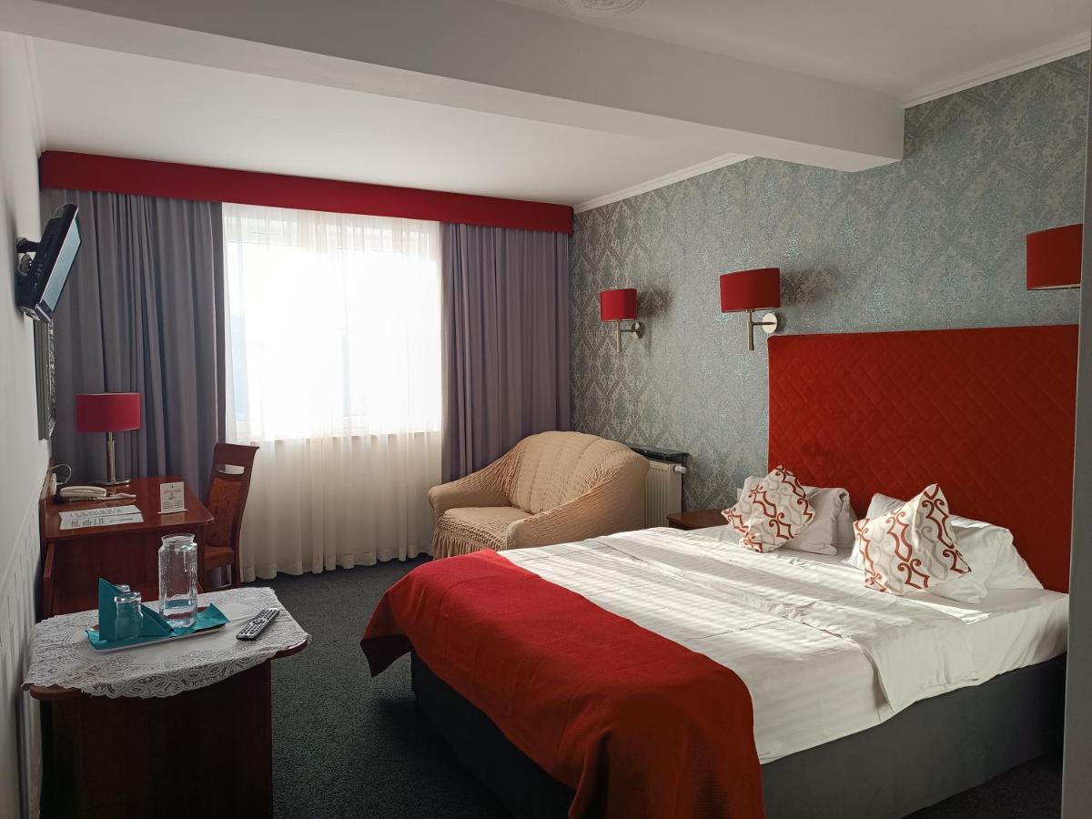 Amigo Hotel Sulejówek Kültér fotó