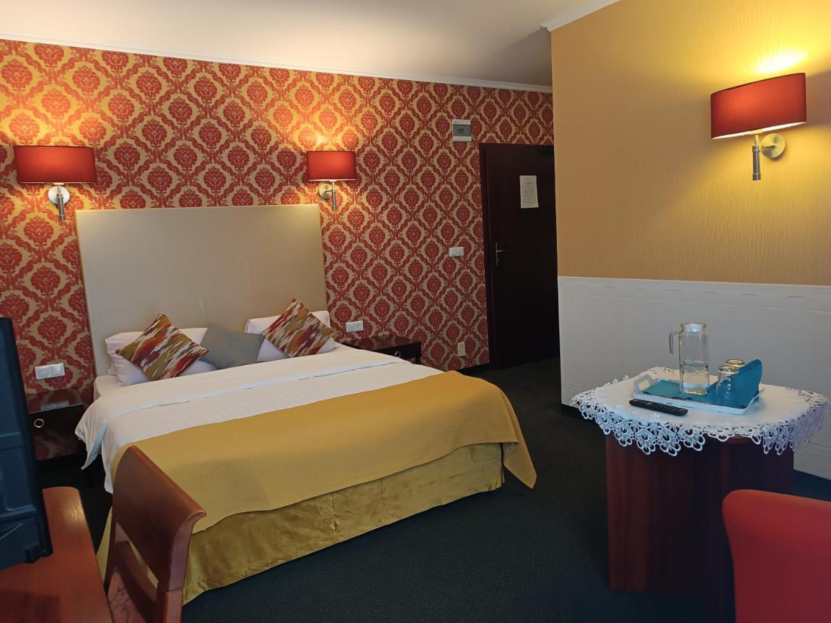 Amigo Hotel Sulejówek Kültér fotó