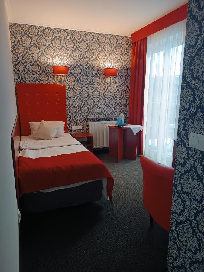 Amigo Hotel Sulejówek Kültér fotó