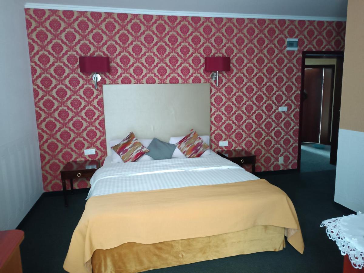 Amigo Hotel Sulejówek Kültér fotó