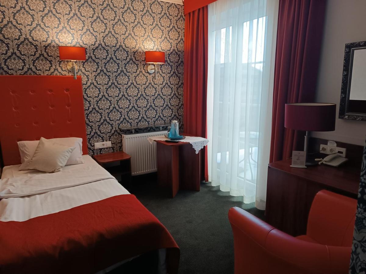 Amigo Hotel Sulejówek Kültér fotó
