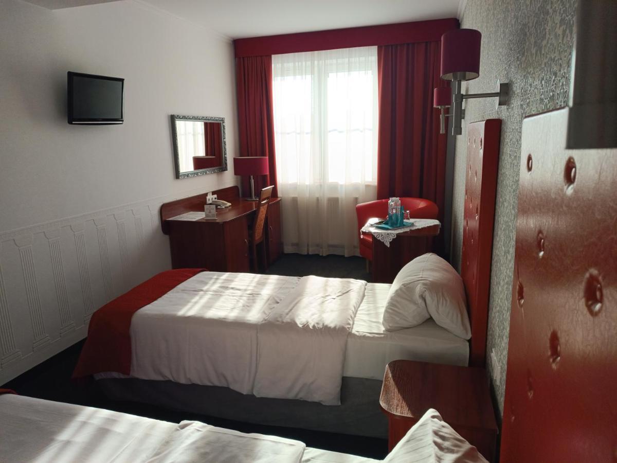 Amigo Hotel Sulejówek Kültér fotó