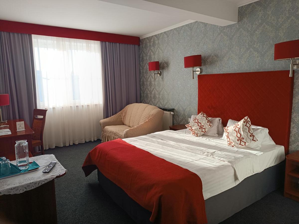Amigo Hotel Sulejówek Kültér fotó