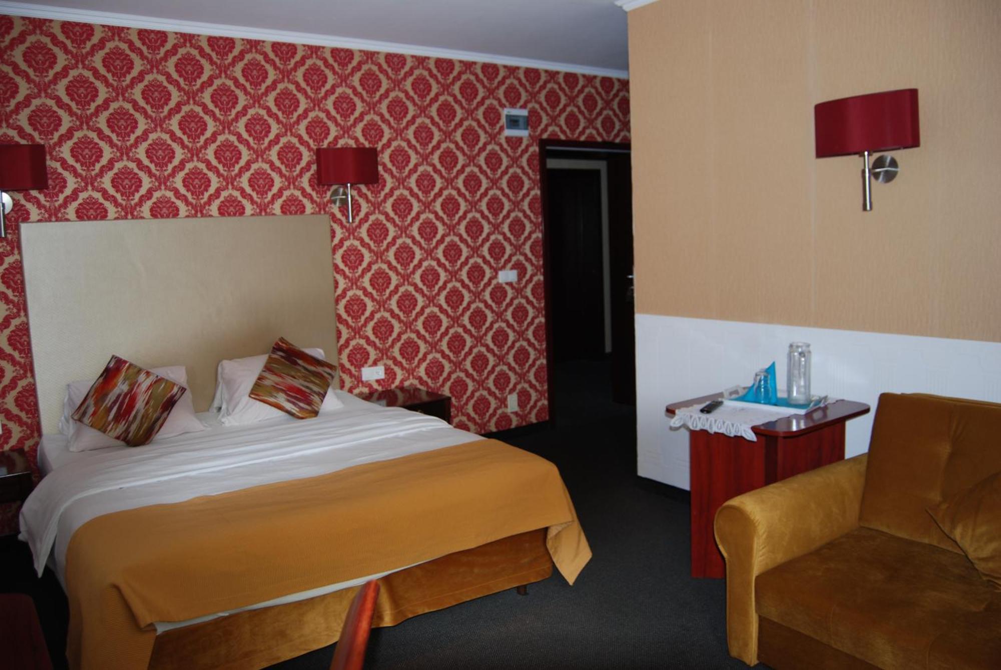 Amigo Hotel Sulejówek Kültér fotó