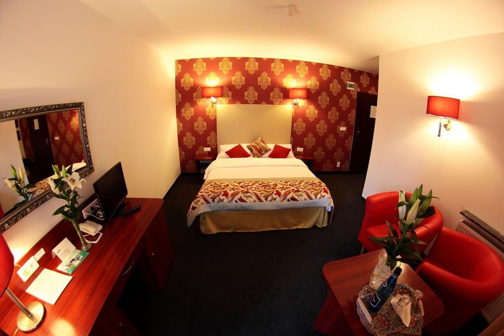 Amigo Hotel Sulejówek Kültér fotó