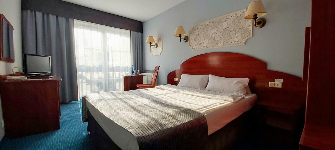 Amigo Hotel Sulejówek Kültér fotó