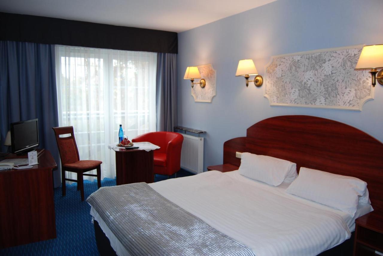 Amigo Hotel Sulejówek Kültér fotó